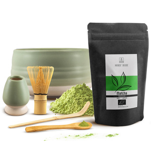 PREMIUM-set för att tillreda matcha-te: japansk ekologisk matcha 30g + tillbehör