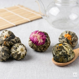 Mary Rose – Presentask med te – Set med blommande teer (9 st.)