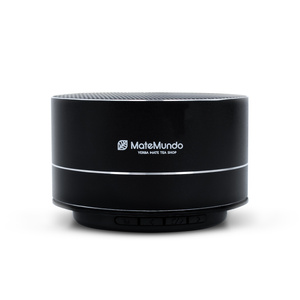 Högtalare med MateMundo-logotyp