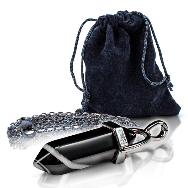 Hänge med svart agat i påse + kedja