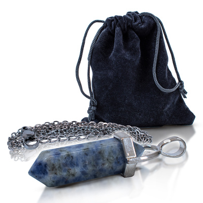 Hänge med Blue Spot Stone i påse + kedja